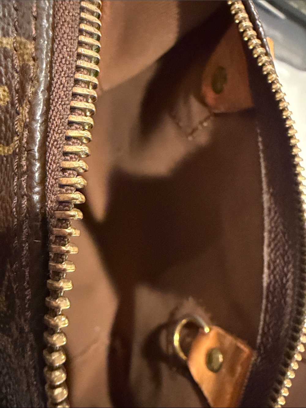 Louis Vuitton Monogram Canvas Speedy 25 Satchel in Brown and Tan - Picture 10 of 10